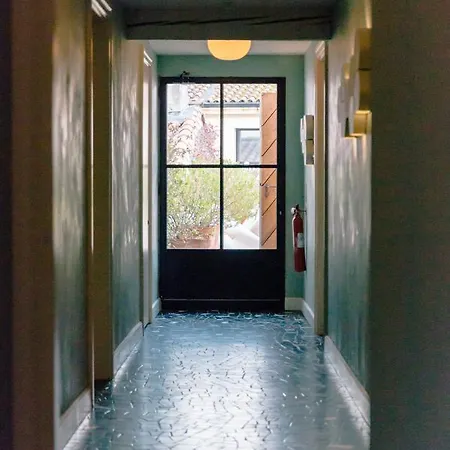 度可特酒店 阿爾勒